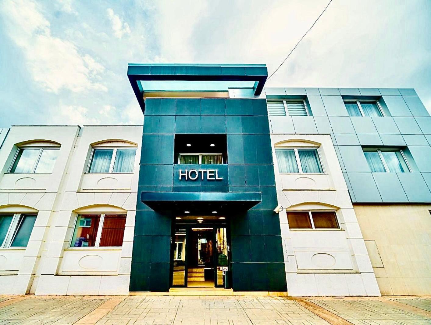 Hotel Sun ロズニツァ エクステリア 写真
