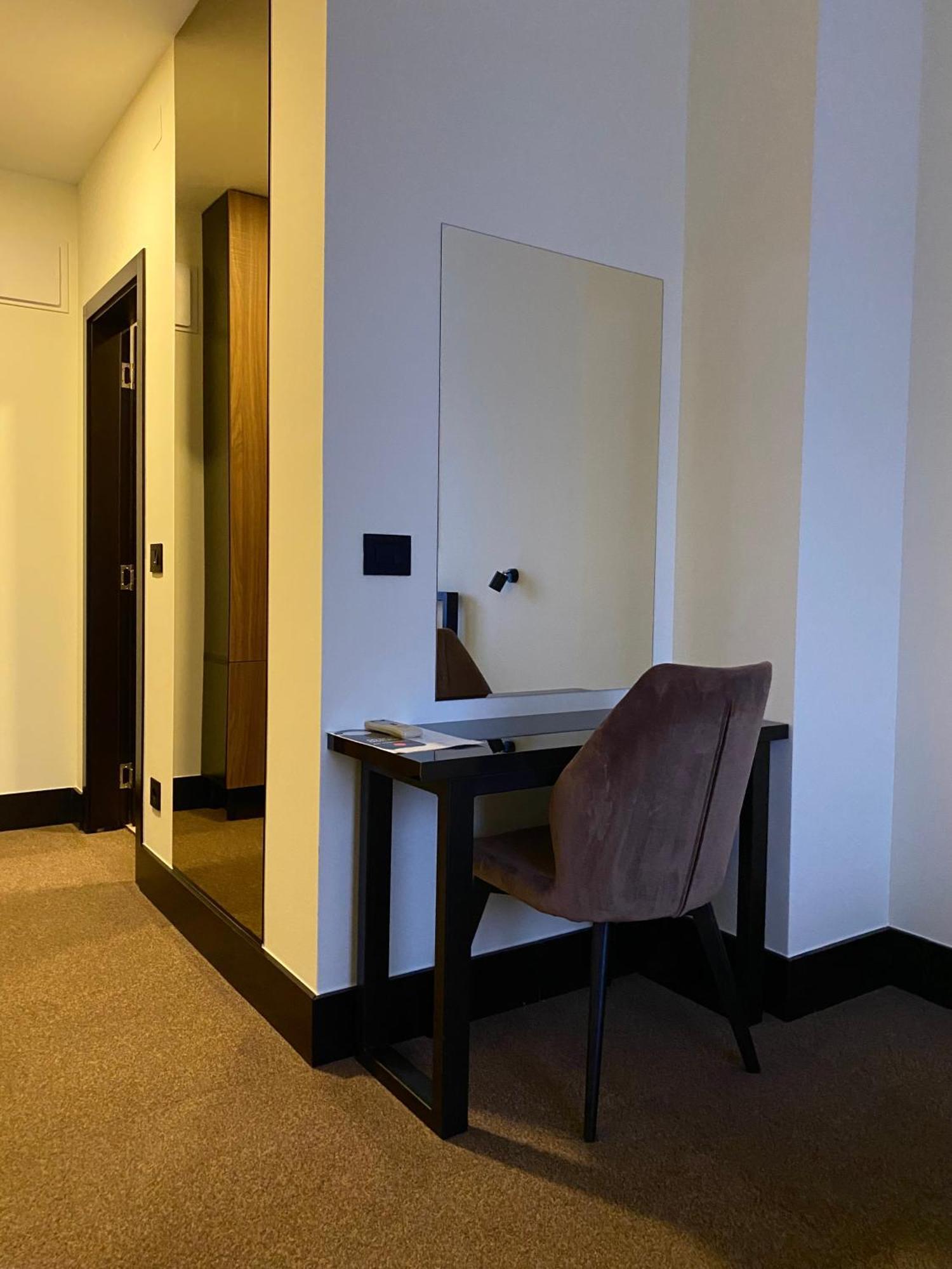 Hotel Sun ロズニツァ エクステリア 写真